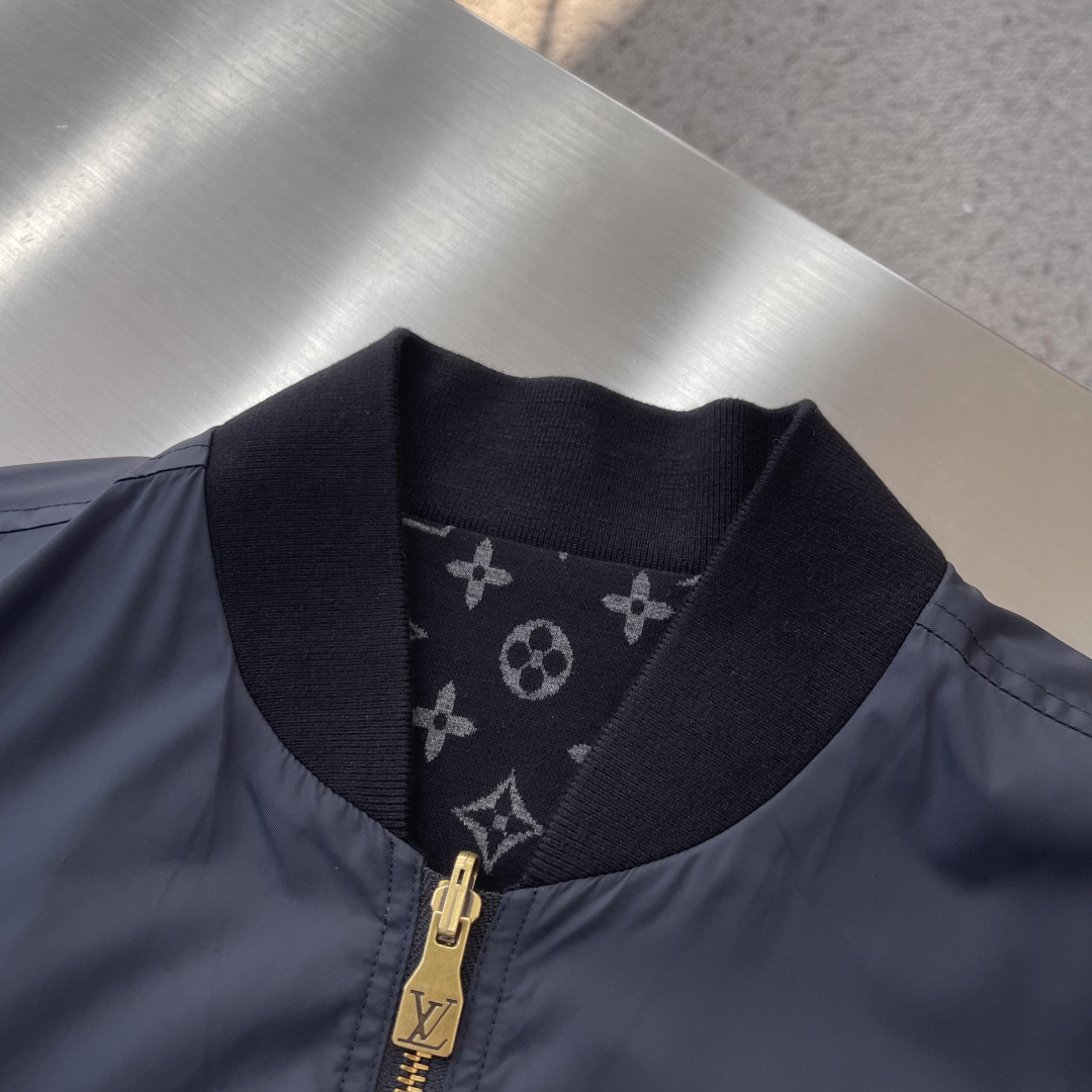 驴牌     26ss新款Monogram 图案双面绒面飞行员 夹克外套 男款 高版本。 码数：48.50.52.54.