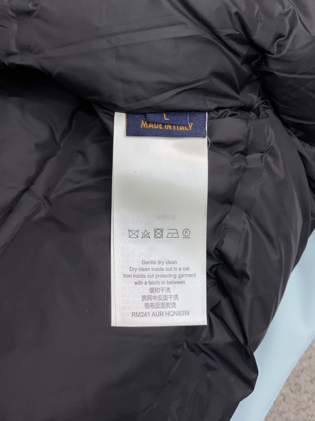 1v 路易威登 2026秋冬新款🆕玛雅羽绒服原版1:1订制五金配件全进口原版定制 欢迎专柜对比 绝对的高品质 采用顶级9 1v 路易威登 2026秋冬新款🆕玛雅羽绒服原版1:1订制五金配件全进口原版定制 欢迎专柜对比 绝对的高品质 采用顶级9