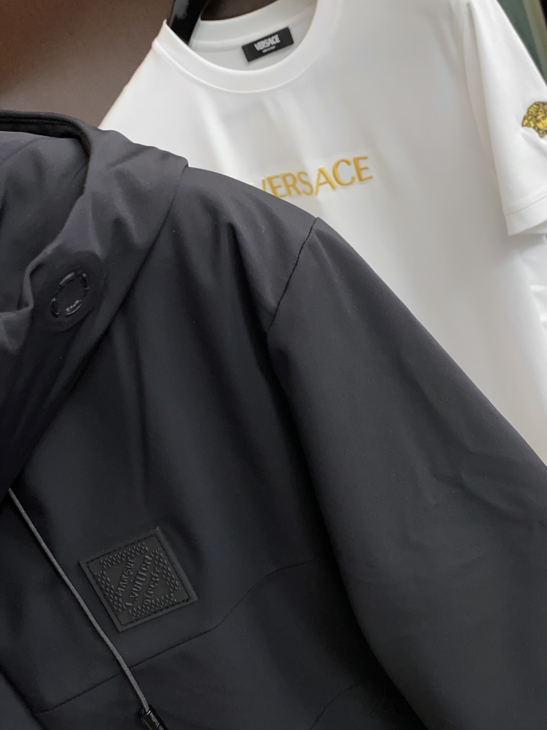 1v 路易威登 2026秋冬新款🆕玛雅羽绒服原版1:1订制五金配件全进口原版定制 欢迎专柜对比 绝对的高品质 采用顶级9 1v 路易威登 2026秋冬新款🆕玛雅羽绒服原版1:1订制五金配件全进口原版定制 欢迎专柜对比 绝对的高品质 采用顶级9