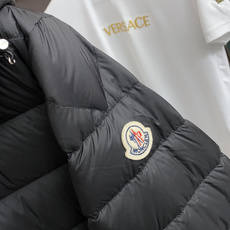 蒙口 2026秋冬新款🆕原版1:1订制五金配件全进口原版定制连帽桂胶羽绒服 欢迎专柜对比 绝对的高品质 采用顶级95白鸭 蒙口 2026秋冬新款🆕原版1:1订制五金配件全进口原版定制连帽桂胶羽绒服 欢迎专柜对比 绝对的高品质 采用顶级95白鸭