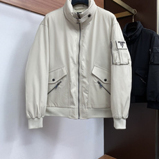 普拉达 2026秋冬新款🆕飞行羽绒服原版1:1订制五金配件全进口原版定制 欢迎专柜对比 绝对的高品质 采用顶级95白鸭绒 普拉达 2026秋冬新款🆕飞行羽绒服原版1:1订制五金配件全进口原版定制 欢迎专柜对比 绝对的高品质 采用顶级95白鸭绒