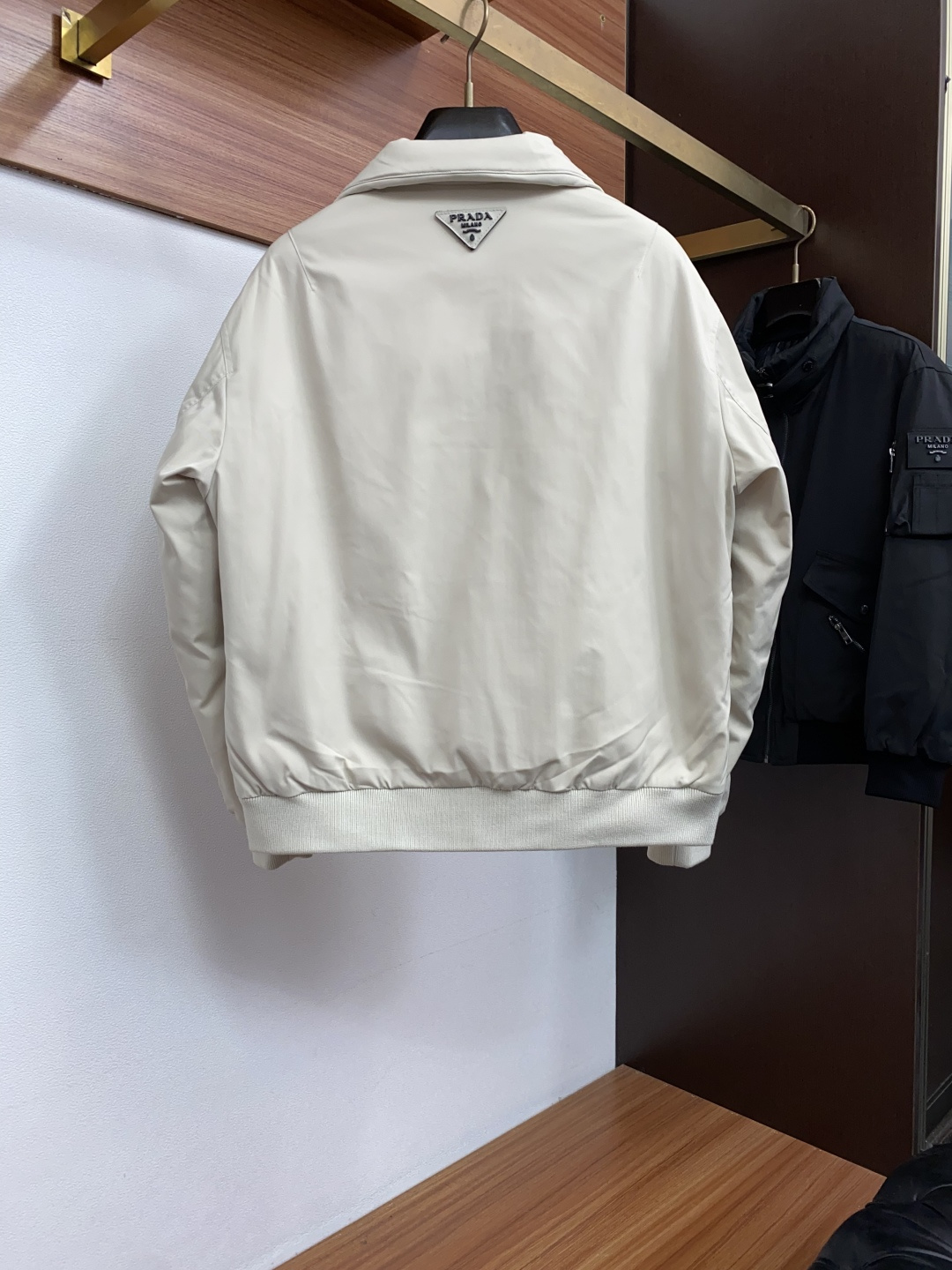 普拉达 2026秋冬新款🆕飞行羽绒服原版1:1订制五金配件全进口原版定制 欢迎专柜对比 绝对的高品质 采用顶级95白鸭绒 普拉达 2026秋冬新款🆕飞行羽绒服原版1:1订制五金配件全进口原版定制 欢迎专柜对比 绝对的高品质 采用顶级95白鸭绒