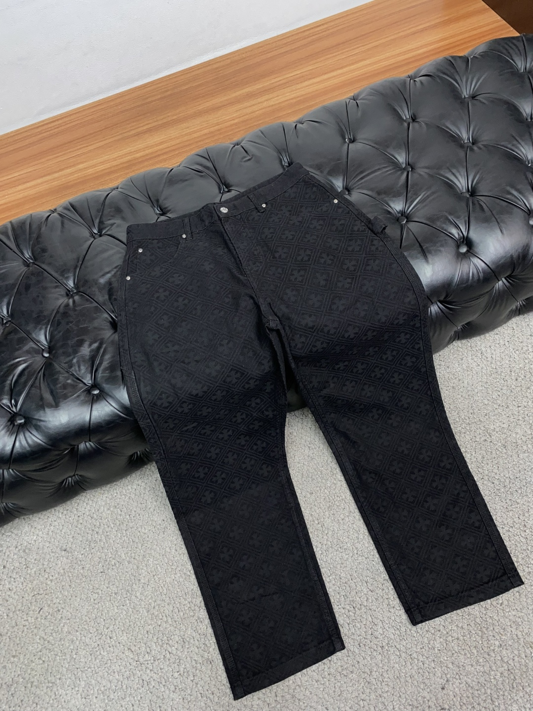 克罗心 M-4xL 最新款牛仔 秋冬最新款上身老钱大直筒版型无敌正! 绝对可以闭眼收的一款 此款裤子非常百搭,弹力腰围, 克罗心 M-4xL 最新款牛仔 秋冬最新款上身老钱大直筒版型无敌正! 绝对可以闭眼收的一款 此款裤子非常百搭,弹力腰围,