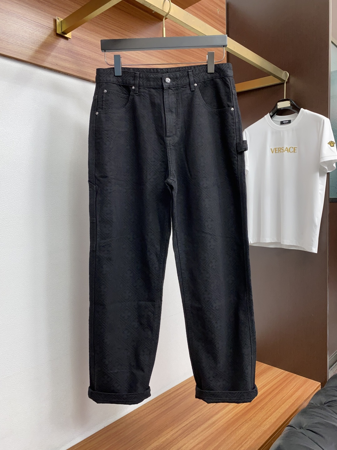 克罗心 M-4xL 最新款牛仔 秋冬最新款上身老钱大直筒版型无敌正! 绝对可以闭眼收的一款 此款裤子非常百搭,弹力腰围, 克罗心 M-4xL 最新款牛仔 秋冬最新款上身老钱大直筒版型无敌正! 绝对可以闭眼收的一款 此款裤子非常百搭,弹力腰围,