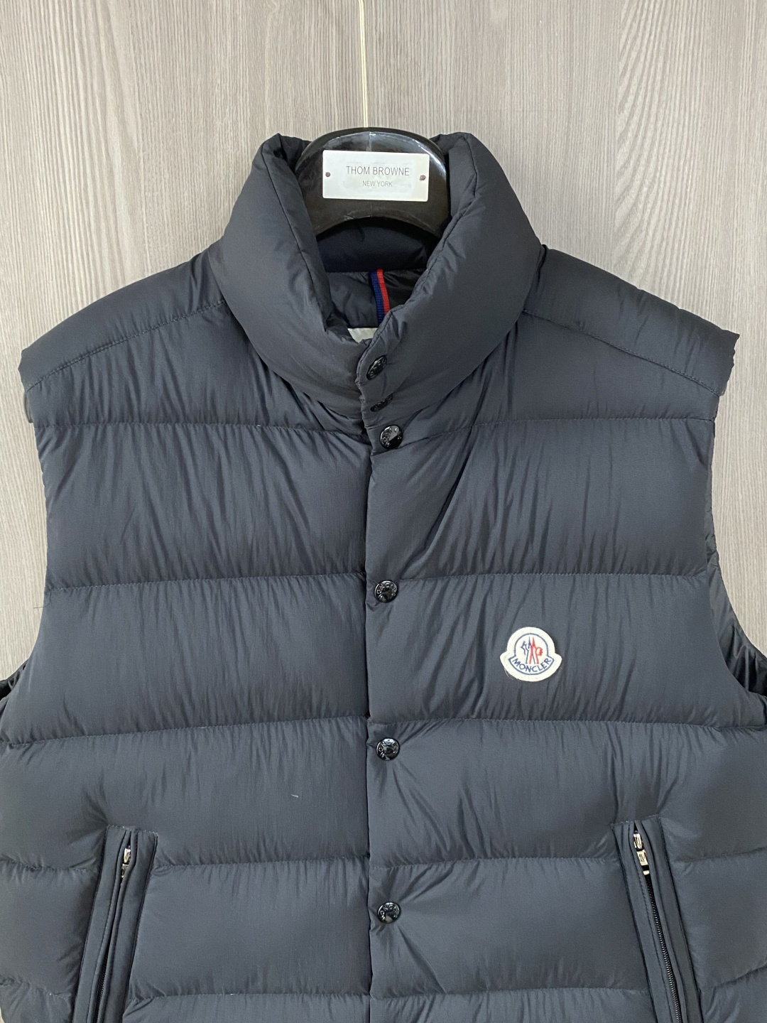 蒙口 2026秋冬新款🆕马甲 羽绒服原版1:1订制五金配件全进口原版定制 欢迎专柜对比 绝对的高品质 采用顶级鹅绒 超柔