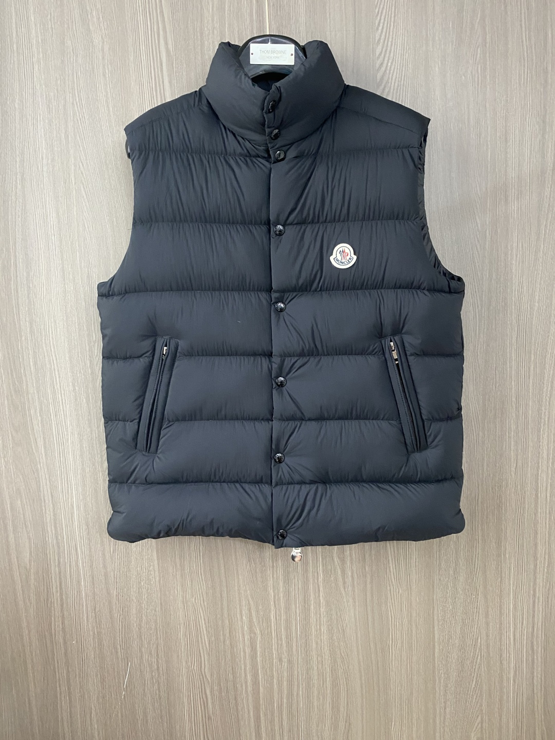 蒙口 2026秋冬新款🆕马甲 羽绒服原版1:1订制五金配件全进口原版定制 欢迎专柜对比 绝对的高品质 采用顶级鹅绒 超柔
