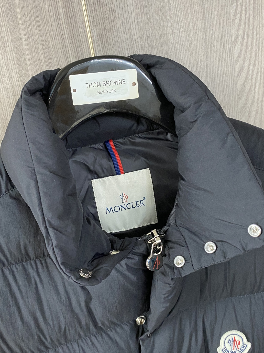 蒙口 2026秋冬新款🆕马甲 羽绒服原版1:1订制五金配件全进口原版定制 欢迎专柜对比 绝对的高品质 采用顶级鹅绒 超柔