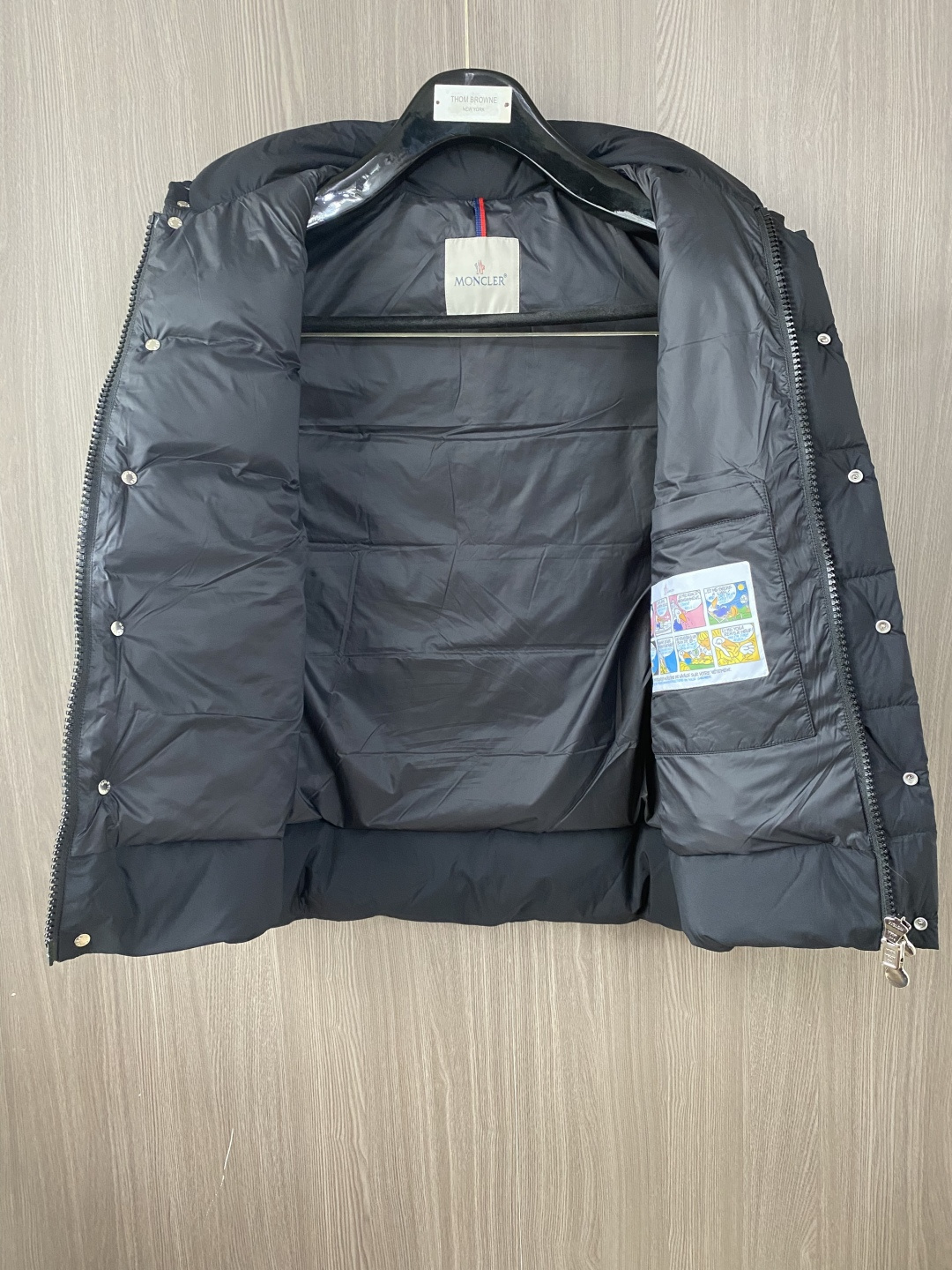 蒙口 2026秋冬新款🆕马甲 羽绒服原版1:1订制五金配件全进口原版定制 欢迎专柜对比 绝对的高品质 采用顶级鹅绒 超柔