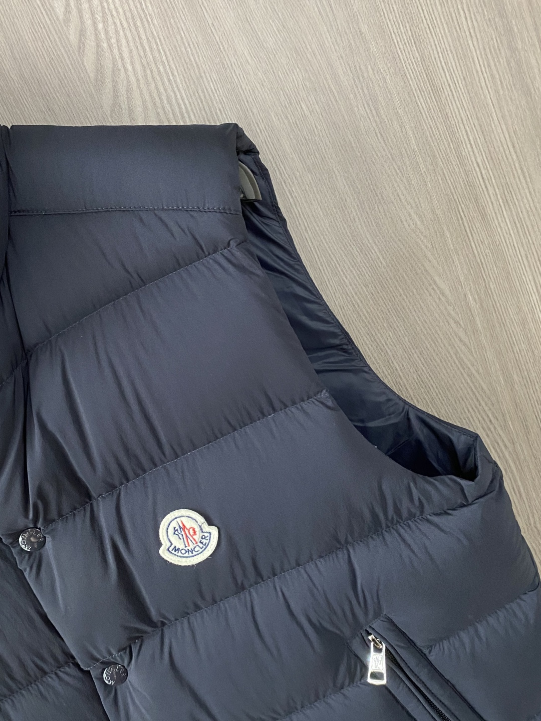 蒙口 2026秋冬新款🆕马甲 羽绒服原版1:1订制五金配件全进口原版定制 欢迎专柜对比 绝对的高品质 采用顶级鹅绒 超柔