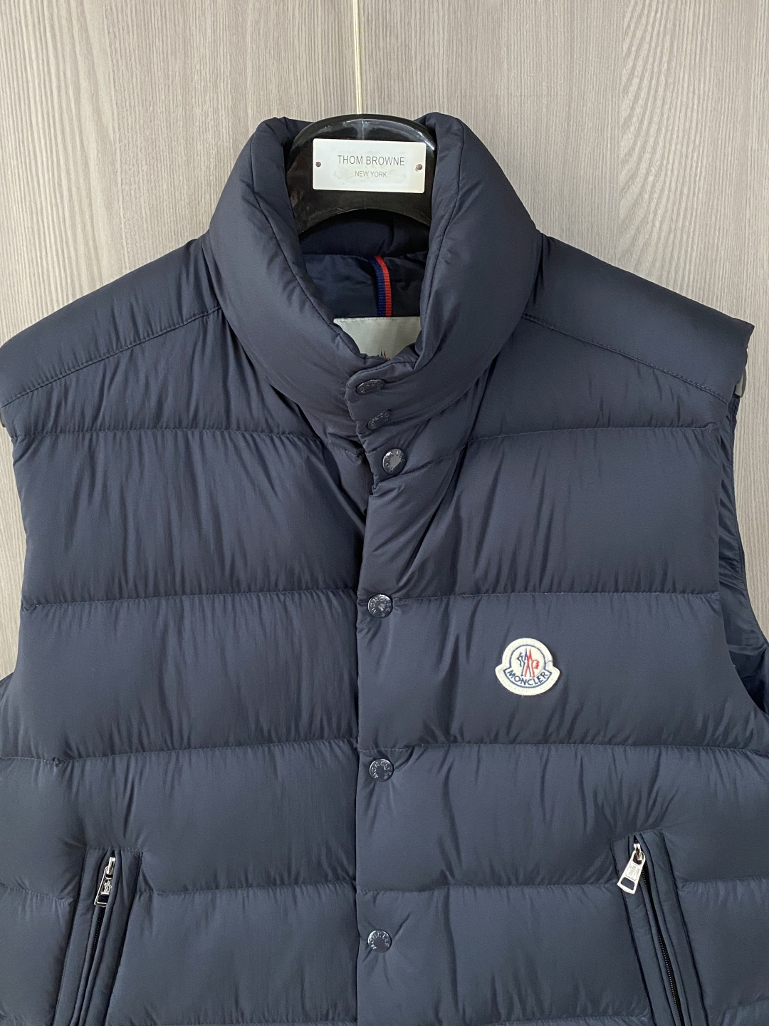 蒙口 2026秋冬新款🆕马甲 羽绒服原版1:1订制五金配件全进口原版定制 欢迎专柜对比 绝对的高品质 采用顶级鹅绒 超柔