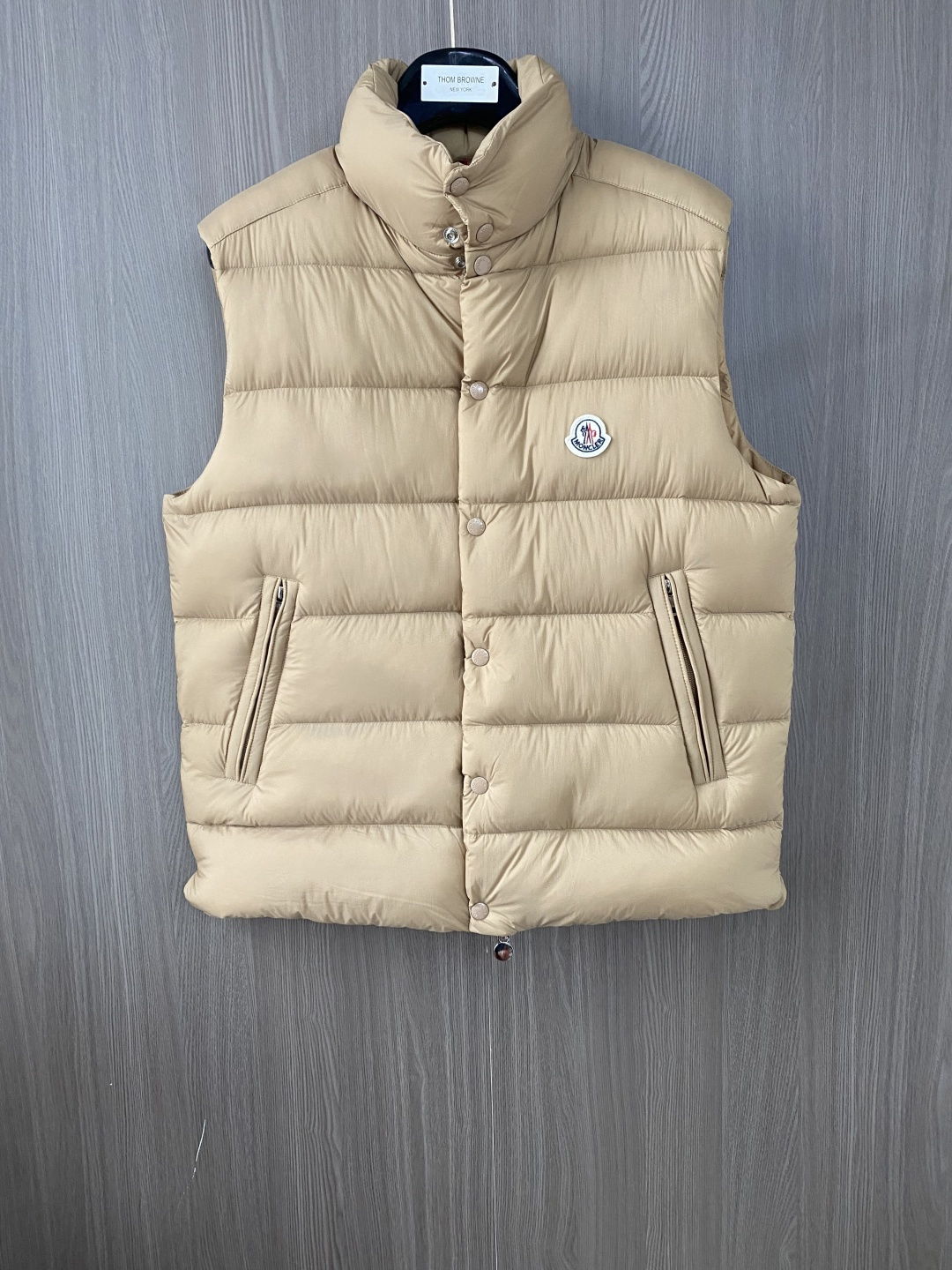 蒙口 2026秋冬新款🆕马甲 羽绒服原版1:1订制五金配件全进口原版定制 欢迎专柜对比 绝对的高品质 采用顶级鹅绒 超柔