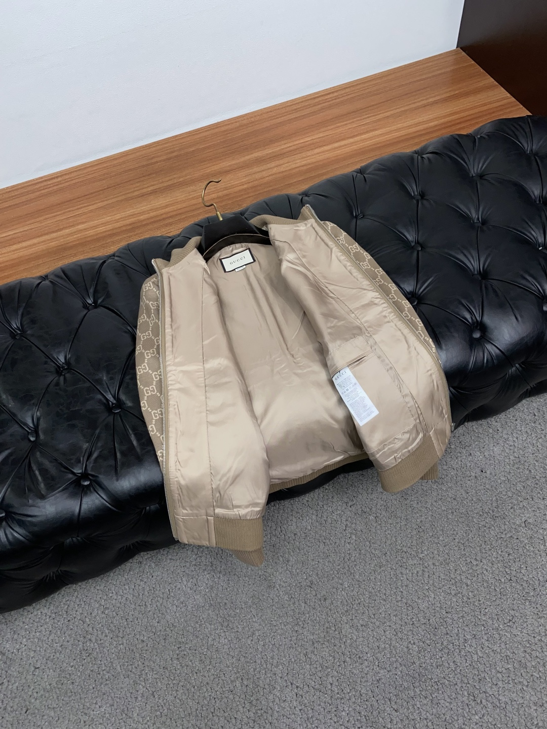 古奇 26ss最新品针织夹克外套，设计帅气有型！百搭必备单品，时尚潮牌， 轻松营造酷帅氛围感 ，高级感满满，在低调又时髦