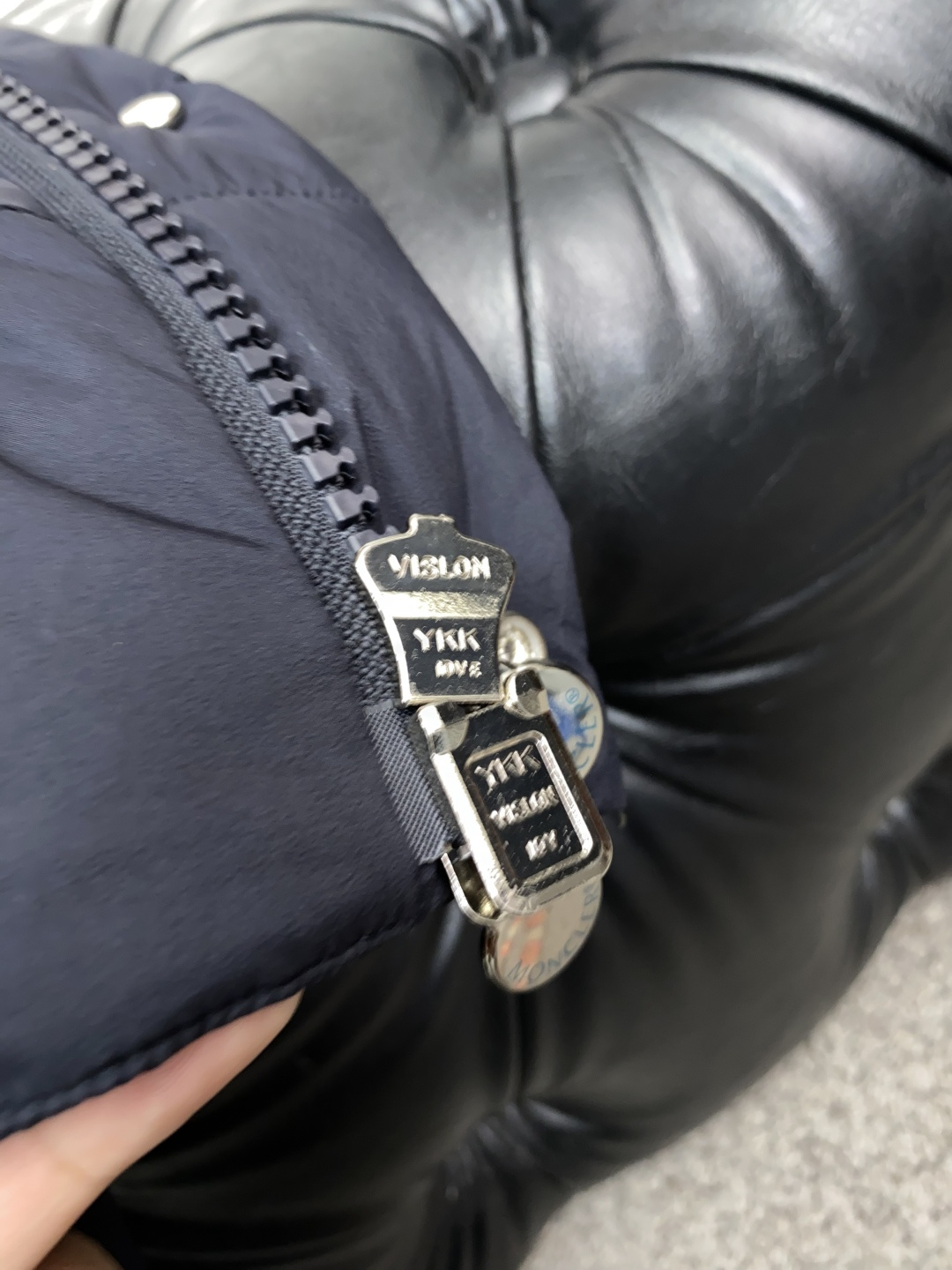蒙口 2026秋冬新款🆕马甲 羽绒服原版1:1订制五金配件全进口原版定制 欢迎专柜对比 绝对的高品质 采用顶级95白鸭绒 蒙口 2026秋冬新款🆕马甲 羽绒服原版1:1订制五金配件全进口原版定制 欢迎专柜对比 绝对的高品质 采用顶级95白鸭绒