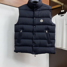 蒙口 2026秋冬新款🆕马甲 羽绒服原版1:1订制五金配件全进口原版定制 欢迎专柜对比 绝对的高品质 采用顶级95白鸭绒 蒙口 2026秋冬新款🆕马甲 羽绒服原版1:1订制五金配件全进口原版定制 欢迎专柜对比 绝对的高品质 采用顶级95白鸭绒