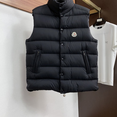 蒙口 2026秋冬新款🆕马甲 羽绒服原版1:1订制五金配件全进口原版定制 欢迎专柜对比 绝对的高品质 采用顶级95白鸭绒 蒙口 2026秋冬新款🆕马甲 羽绒服原版1:1订制五金配件全进口原版定制 欢迎专柜对比 绝对的高品质 采用顶级95白鸭绒