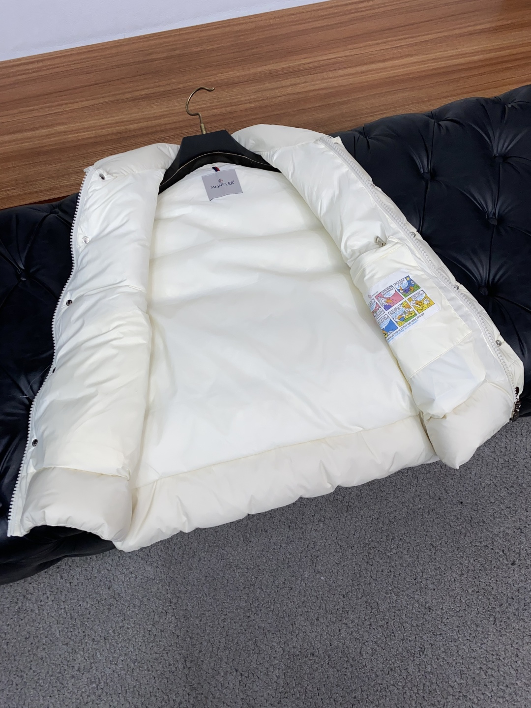 蒙口 2026秋冬新款🆕马甲 羽绒服原版1:1订制五金配件全进口原版定制 欢迎专柜对比 绝对的高品质 采用顶级95白鸭绒