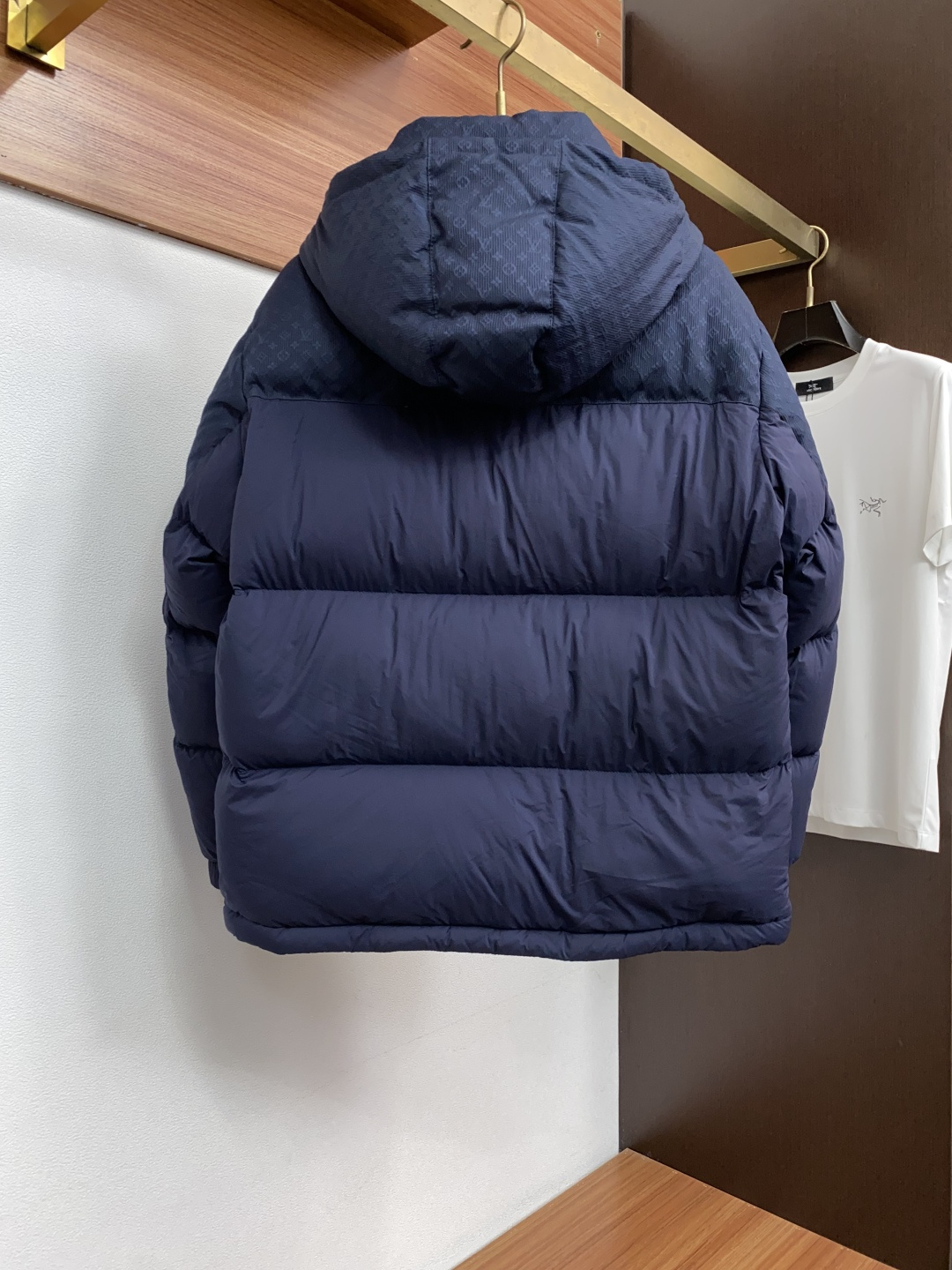1v 路易威登 2026秋冬新款🆕玛雅羽绒服原版1:1订制五金配件全进口原版定制 欢迎专柜对比 绝对的高品质 采用顶级9 1v 路易威登 2026秋冬新款🆕玛雅羽绒服原版1:1订制五金配件全进口原版定制 欢迎专柜对比 绝对的高品质 采用顶级9