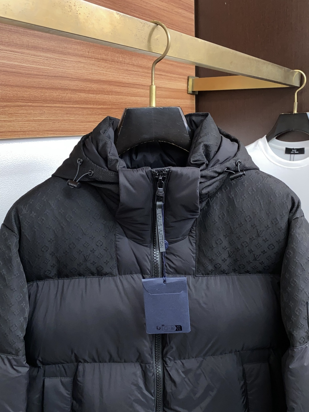 1v 路易威登 2026秋冬新款🆕玛雅羽绒服原版1:1订制五金配件全进口原版定制 欢迎专柜对比 绝对的高品质 采用顶级9 1v 路易威登 2026秋冬新款🆕玛雅羽绒服原版1:1订制五金配件全进口原版定制 欢迎专柜对比 绝对的高品质 采用顶级9