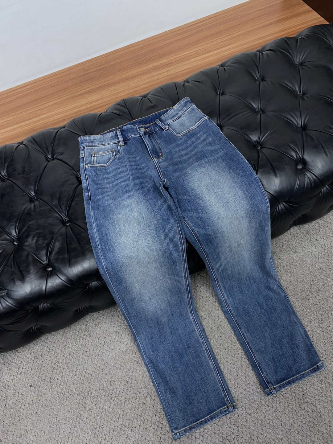 루이비통 미디엄 블루 스티치 자수 남성 데님 바지 26SS 상세 이미지 6