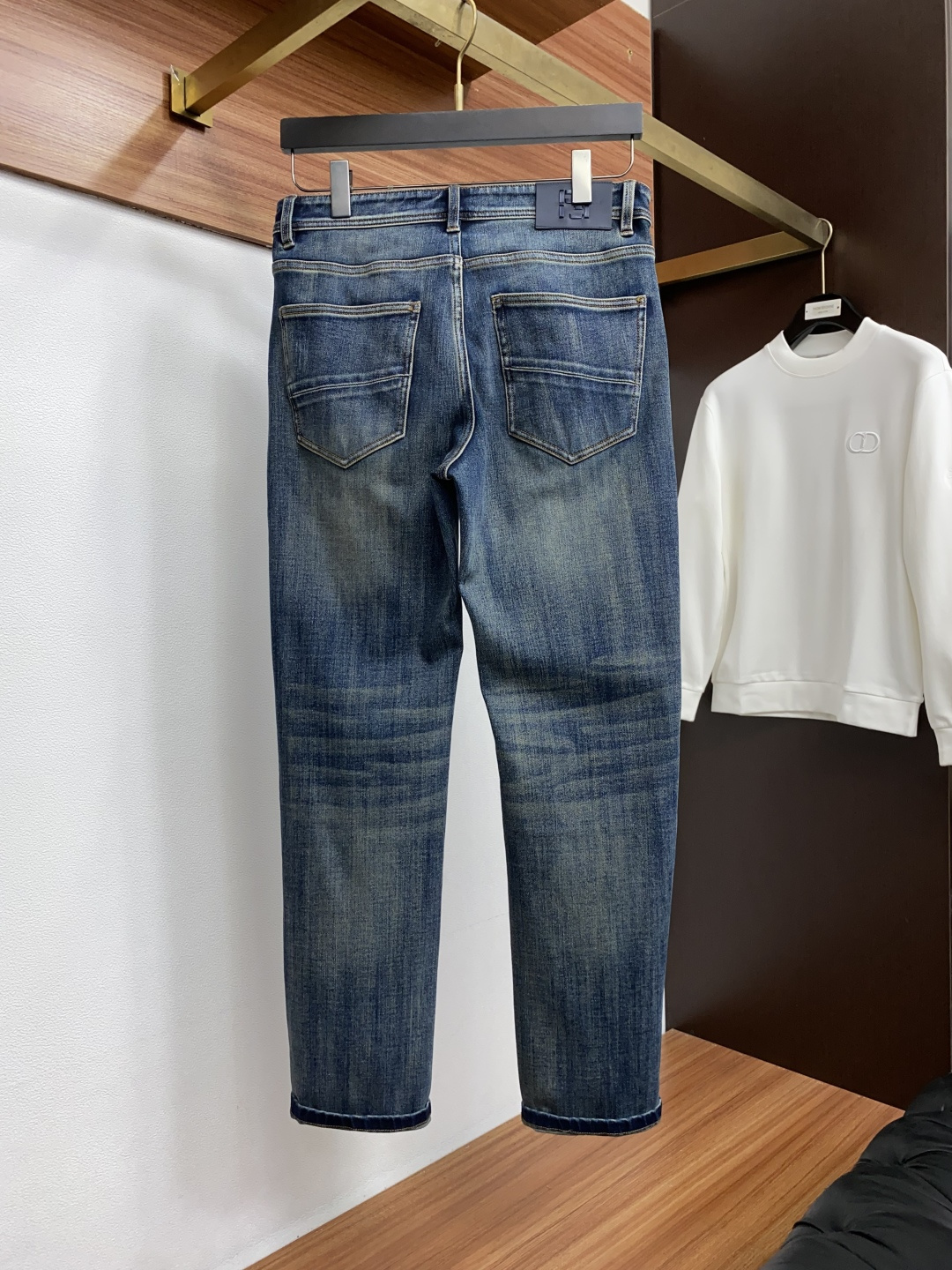 码数 30-38 26ss秋冬新款 专柜同步 FENDI芬迪 意式轻奢格调，顶级蓝色牛仔 将经典FF双F标识融入丹宁系列