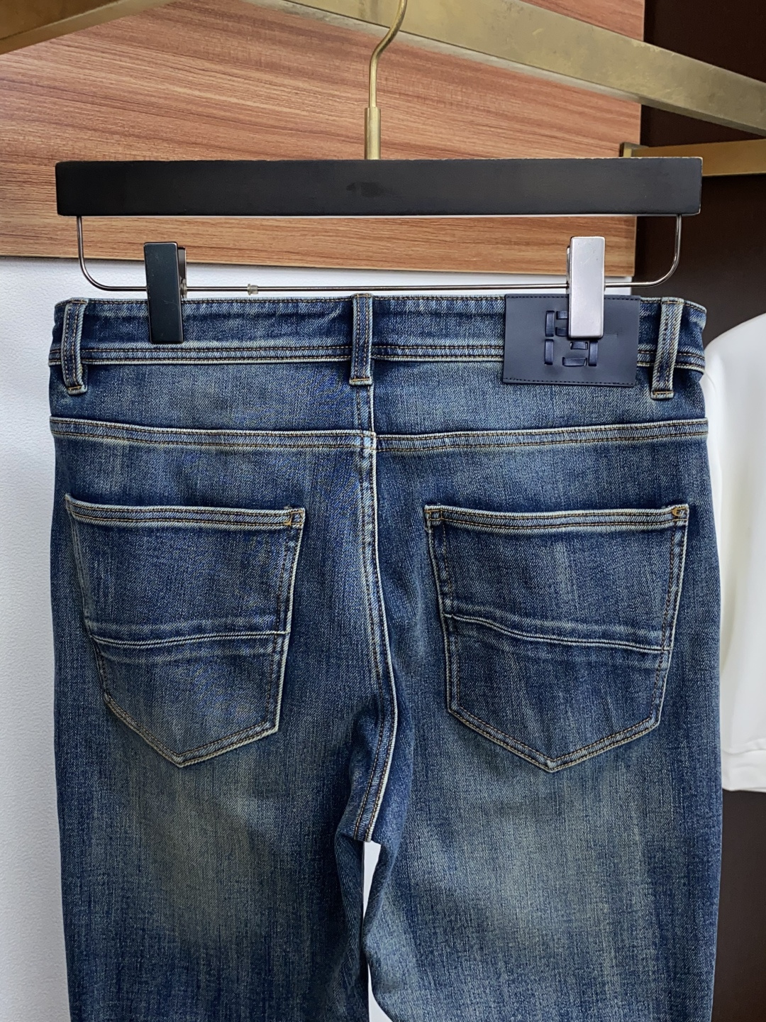 码数 30-38 26ss秋冬新款 专柜同步 FENDI芬迪 意式轻奢格调，顶级蓝色牛仔 将经典FF双F标识融入丹宁系列
