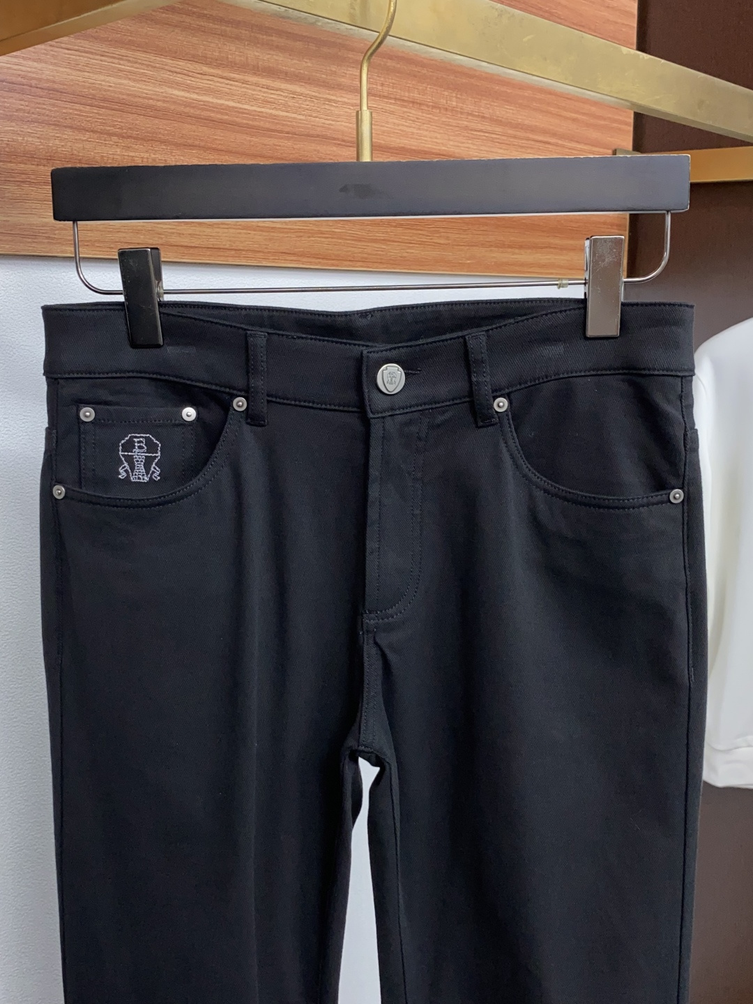 顶级BC 休闲裤 26ss秋冬新款 专柜同步 Brunello Cucinelli 承袭BC经典静奢设计理念,弱化外露 顶级BC 休闲裤 26ss秋冬新款 专柜同步 Brunello Cucinelli 承袭BC经典静奢设计理念,弱化外露