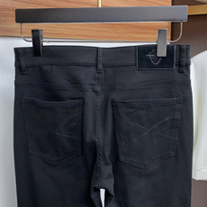 顶级BC 休闲裤 26ss秋冬新款 专柜同步 Brunello Cucinelli 承袭BC经典静奢设计理念,弱化外露 顶级BC 休闲裤 26ss秋冬新款 专柜同步 Brunello Cucinelli 承袭BC经典静奢设计理念,弱化外露