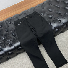 顶级BC 休闲裤 26ss秋冬新款 专柜同步 Brunello Cucinelli 承袭BC经典静奢设计理念,弱化外露 顶级BC 休闲裤 26ss秋冬新款 专柜同步 Brunello Cucinelli 承袭BC经典静奢设计理念,弱化外露