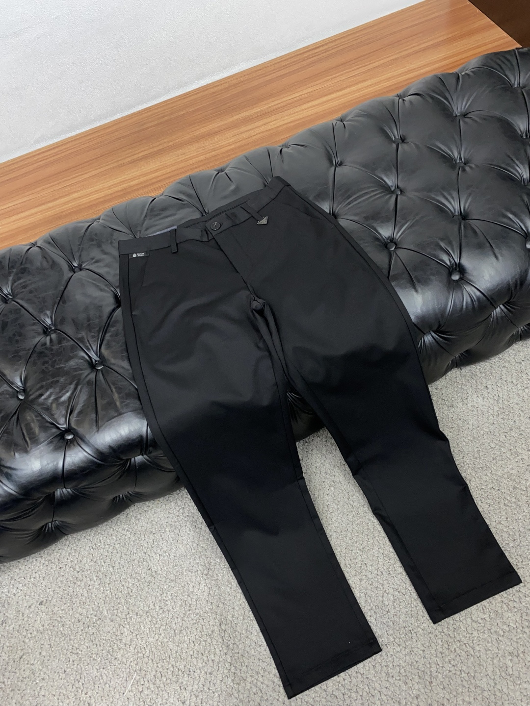 프라다 클래식 스트레이트 레그 남성 바지 상세 이미지 6