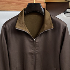 Loro piana 诺悠翩雅 2026新款 麻料双面休闲夹克干净利落剪裁,都市风十足 采用精纺面料手感软糯干爽,上身效 Loro piana 诺悠翩雅 2026新款 麻料双面休闲夹克干净利落剪裁,都市风十足 采用精纺面料手感软糯干爽,上身效