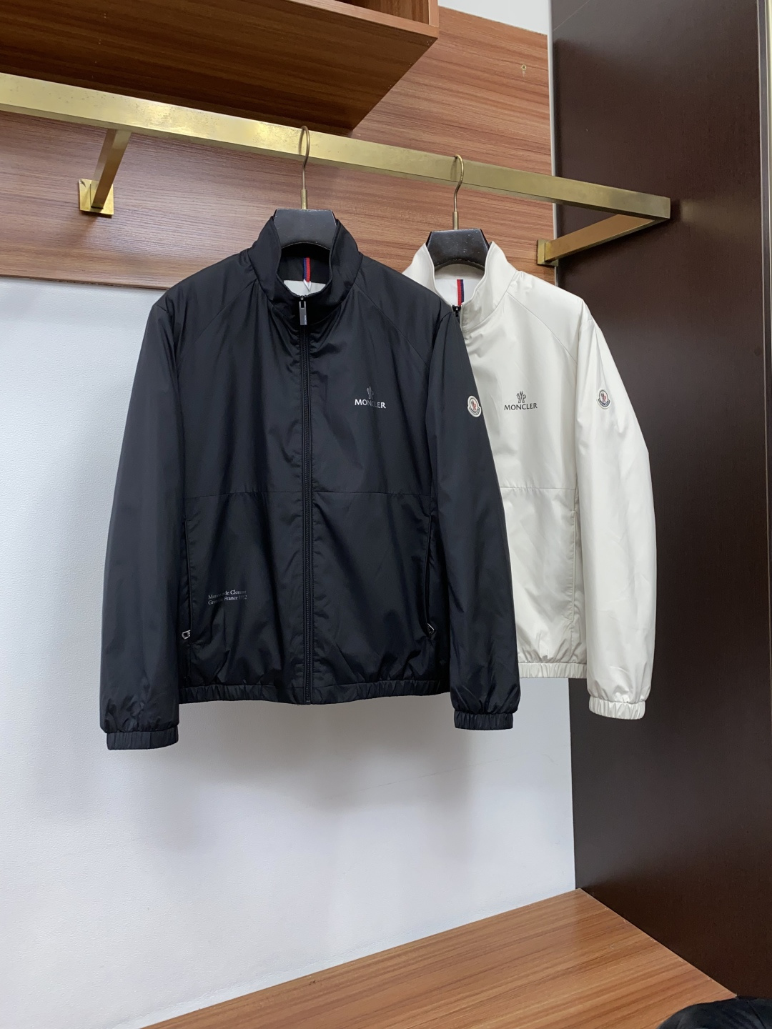 蒙口 26秋冬夹薄棉立领夹克外套 高端精品轻时尚外套，男女同款，贸易公司渠道一手订单，官网专柜在售系列，业内独家首发经典