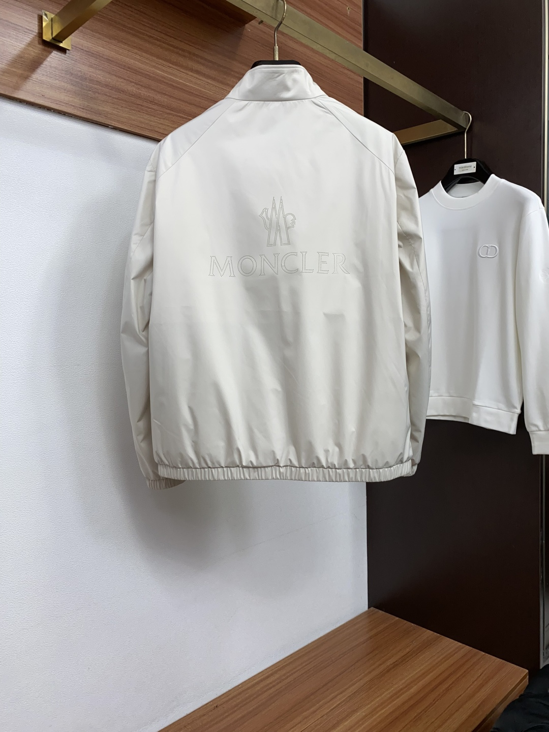 蒙口 26秋冬夹薄棉立领夹克外套 高端精品轻时尚外套，男女同款，贸易公司渠道一手订单，官网专柜在售系列，业内独家首发经典