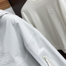 SV七代冲锋衣💎 𝗔𝗥𝗖‘𝗧𝗘𝗥𝗬𝗫始祖鸟 Alpha系列 Sv 第7代 GORE-TEX Pro 刺绣Logo图案休 SV七代冲锋衣💎 𝗔𝗥𝗖‘𝗧𝗘𝗥𝗬𝗫始祖鸟 Alpha系列 Sv 第7代 GORE-TEX Pro 刺绣Logo图案休