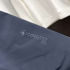 SV七代冲锋衣💎 𝗔𝗥𝗖‘𝗧𝗘𝗥𝗬𝗫始祖鸟 Alpha系列 Sv 第7代 GORE-TEX Pro 刺绣Logo图案休 SV七代冲锋衣💎 𝗔𝗥𝗖‘𝗧𝗘𝗥𝗬𝗫始祖鸟 Alpha系列 Sv 第7代 GORE-TEX Pro 刺绣Logo图案休