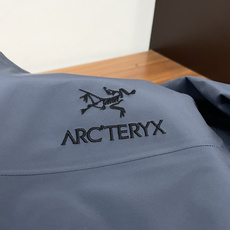 SV七代冲锋衣💎 𝗔𝗥𝗖‘𝗧𝗘𝗥𝗬𝗫始祖鸟 Alpha系列 Sv 第7代 GORE-TEX Pro 刺绣Logo图案休 SV七代冲锋衣💎 𝗔𝗥𝗖‘𝗧𝗘𝗥𝗬𝗫始祖鸟 Alpha系列 Sv 第7代 GORE-TEX Pro 刺绣Logo图案休