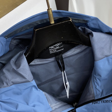 SV七代冲锋衣💎 𝗔𝗥𝗖‘𝗧𝗘𝗥𝗬𝗫始祖鸟 Alpha系列 Sv 第7代 GORE-TEX Pro 刺绣Logo图案休 SV七代冲锋衣💎 𝗔𝗥𝗖‘𝗧𝗘𝗥𝗬𝗫始祖鸟 Alpha系列 Sv 第7代 GORE-TEX Pro 刺绣Logo图案休