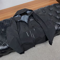 SV七代冲锋衣💎 𝗔𝗥𝗖‘𝗧𝗘𝗥𝗬𝗫始祖鸟 Alpha系列 Sv 第7代 GORE-TEX Pro 刺绣Logo图案休 SV七代冲锋衣💎 𝗔𝗥𝗖‘𝗧𝗘𝗥𝗬𝗫始祖鸟 Alpha系列 Sv 第7代 GORE-TEX Pro 刺绣Logo图案休