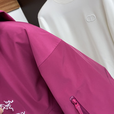 SV七代冲锋衣💎 𝗔𝗥𝗖‘𝗧𝗘𝗥𝗬𝗫始祖鸟 Alpha系列 Sv 第7代 GORE-TEX Pro 刺绣Logo图案休 SV七代冲锋衣💎 𝗔𝗥𝗖‘𝗧𝗘𝗥𝗬𝗫始祖鸟 Alpha系列 Sv 第7代 GORE-TEX Pro 刺绣Logo图案休