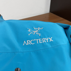 SV七代冲锋衣💎 𝗔𝗥𝗖‘𝗧𝗘𝗥𝗬𝗫始祖鸟 Alpha系列 Sv 第7代 GORE-TEX Pro 刺绣Logo图案休 SV七代冲锋衣💎 𝗔𝗥𝗖‘𝗧𝗘𝗥𝗬𝗫始祖鸟 Alpha系列 Sv 第7代 GORE-TEX Pro 刺绣Logo图案休