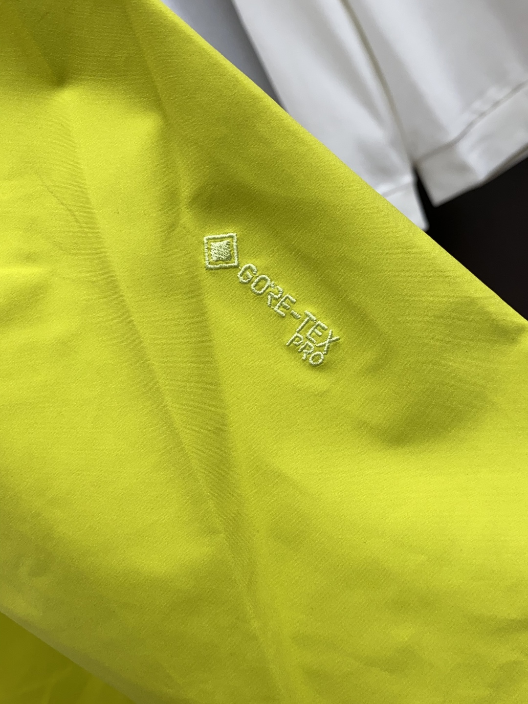 SV七代冲锋衣💎 𝗔𝗥𝗖‘𝗧𝗘𝗥𝗬𝗫始祖鸟  Alpha系列 Sv 第7代 GORE-TEX Pro 刺绣Logo图案休