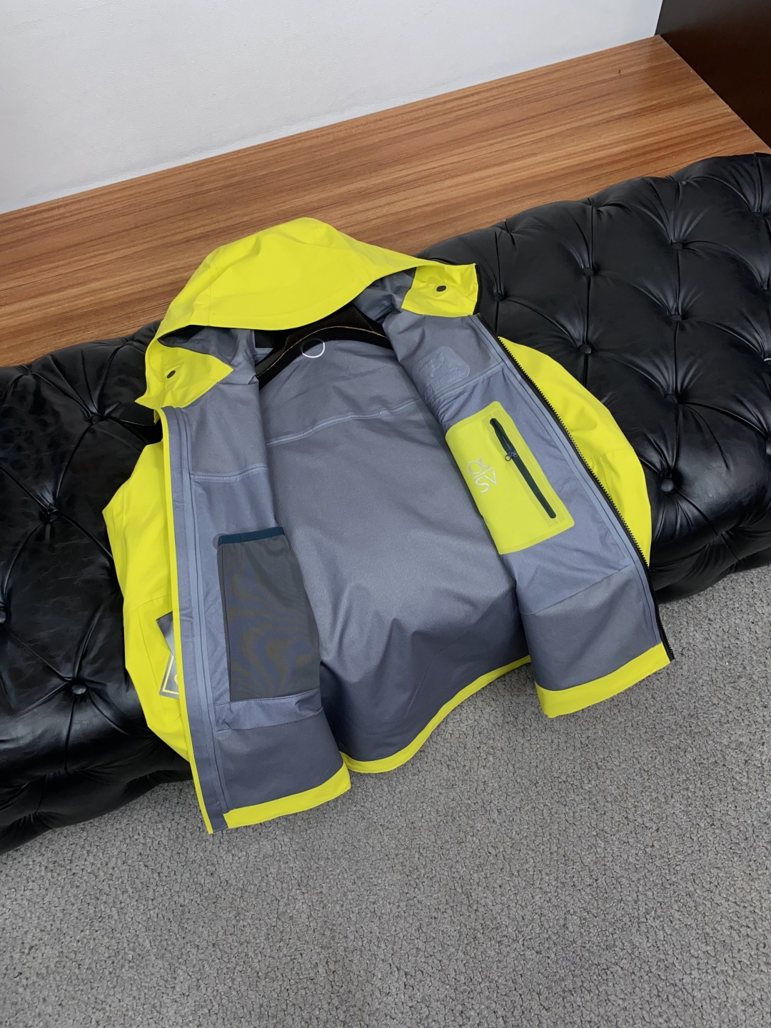 SV七代冲锋衣💎 𝗔𝗥𝗖‘𝗧𝗘𝗥𝗬𝗫始祖鸟  Alpha系列 Sv 第7代 GORE-TEX Pro 刺绣Logo图案休
