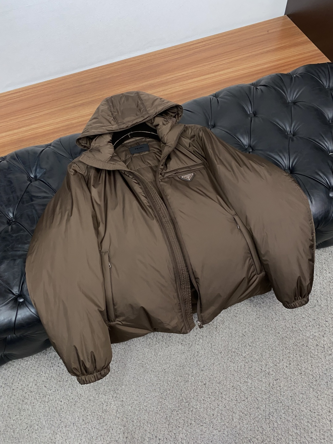 普拉达 26ss最新品 针织拼接商务鹅绒羽绒服外套,设计帅气有型!百搭必备单品,时尚潮牌, 轻松营造酷帅氛围感 ,高级感 普拉达 26ss最新品 针织拼接商务鹅绒羽绒服外套,设计帅气有型!百搭必备单品,时尚潮牌, 轻松营造酷帅氛围感 ,高级感