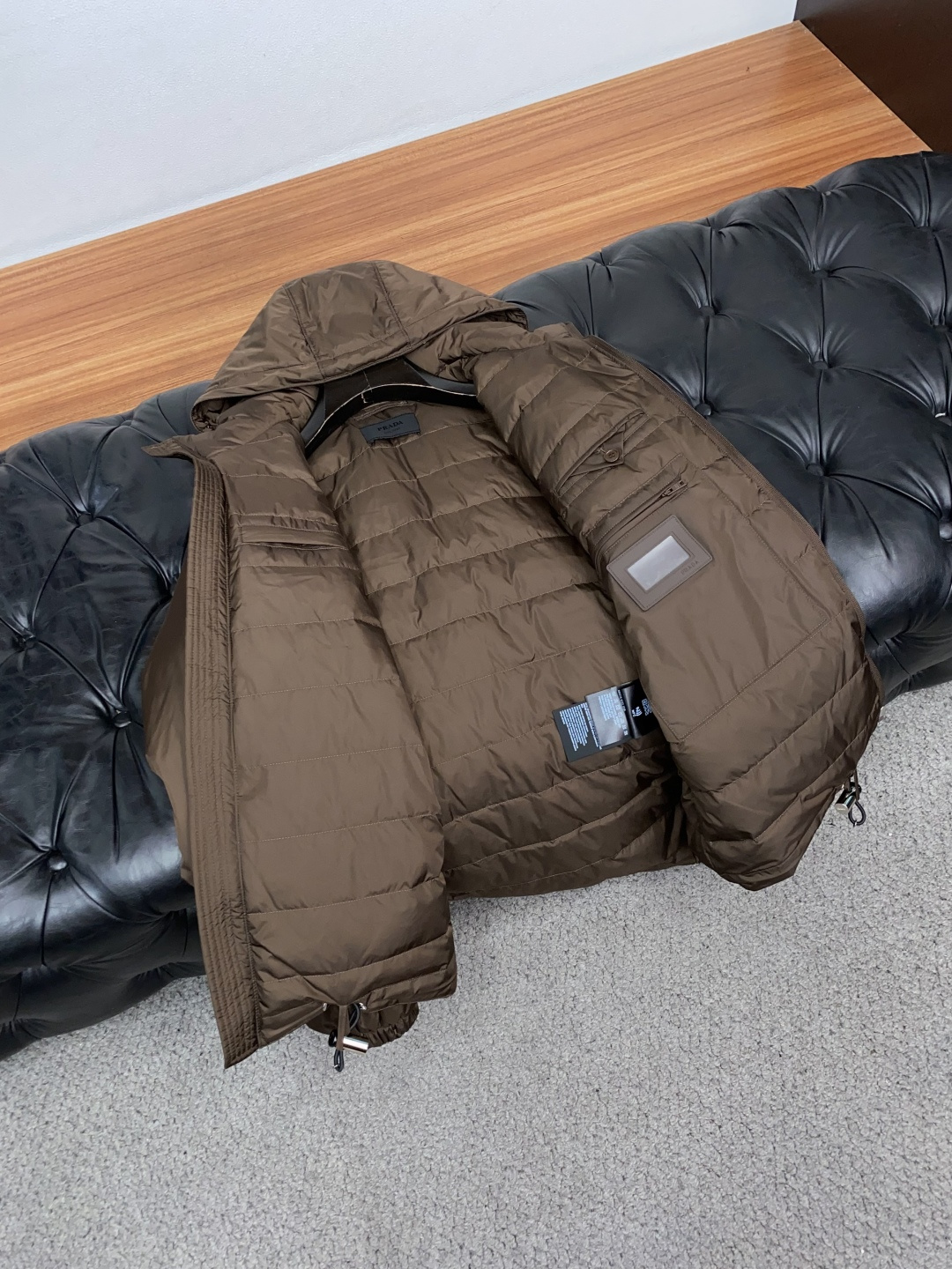 普拉达 26ss最新品 针织拼接商务鹅绒羽绒服外套,设计帅气有型!百搭必备单品,时尚潮牌, 轻松营造酷帅氛围感 ,高级感 普拉达 26ss最新品 针织拼接商务鹅绒羽绒服外套,设计帅气有型!百搭必备单品,时尚潮牌, 轻松营造酷帅氛围感 ,高级感