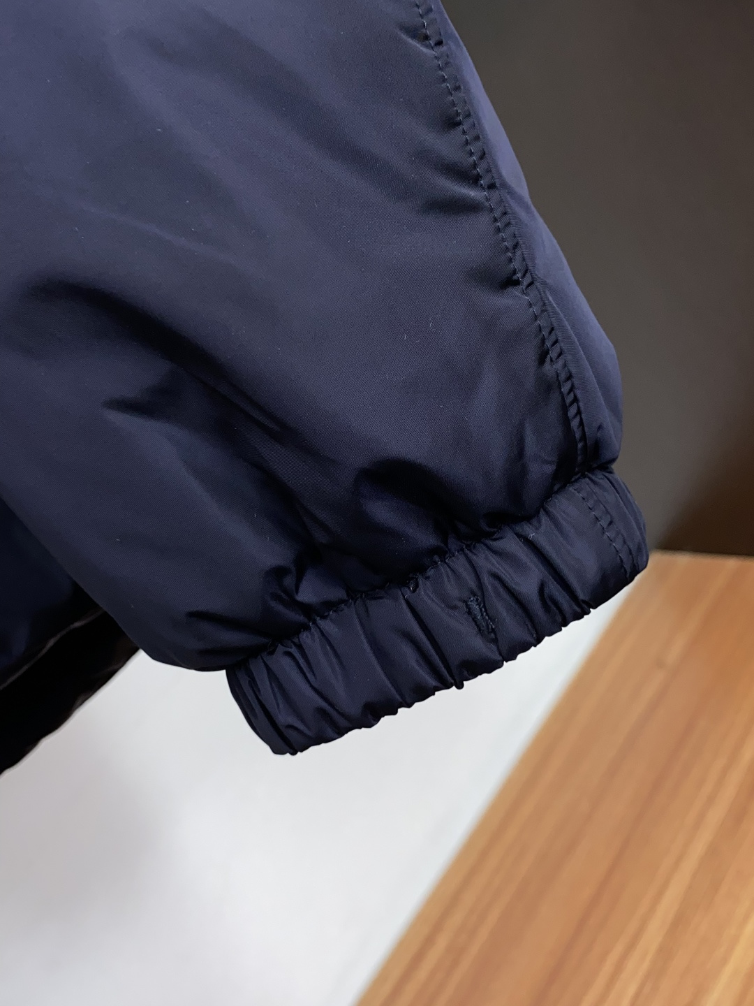 普拉达 26ss最新品 针织拼接商务鹅绒羽绒服外套,设计帅气有型!百搭必备单品,时尚潮牌, 轻松营造酷帅氛围感 ,高级感 普拉达 26ss最新品 针织拼接商务鹅绒羽绒服外套,设计帅气有型!百搭必备单品,时尚潮牌, 轻松营造酷帅氛围感 ,高级感