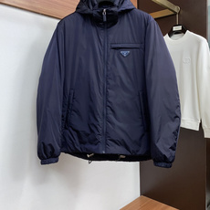 普拉达 26ss最新品 针织拼接商务鹅绒羽绒服外套,设计帅气有型!百搭必备单品,时尚潮牌, 轻松营造酷帅氛围感 ,高级感 普拉达 26ss最新品 针织拼接商务鹅绒羽绒服外套,设计帅气有型!百搭必备单品,时尚潮牌, 轻松营造酷帅氛围感 ,高级感