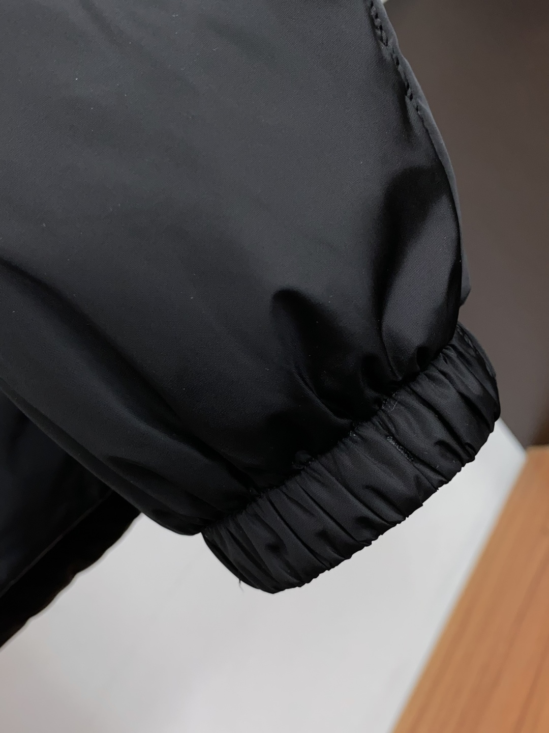 普拉达 26ss最新品 针织拼接商务鹅绒羽绒服外套,设计帅气有型!百搭必备单品,时尚潮牌, 轻松营造酷帅氛围感 ,高级感 普拉达 26ss最新品 针织拼接商务鹅绒羽绒服外套,设计帅气有型!百搭必备单品,时尚潮牌, 轻松营造酷帅氛围感 ,高级感
