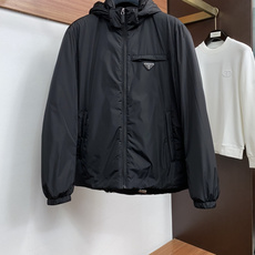 普拉达 26ss最新品 针织拼接商务鹅绒羽绒服外套,设计帅气有型!百搭必备单品,时尚潮牌, 轻松营造酷帅氛围感 ,高级感 普拉达 26ss最新品 针织拼接商务鹅绒羽绒服外套,设计帅气有型!百搭必备单品,时尚潮牌, 轻松营造酷帅氛围感 ,高级感