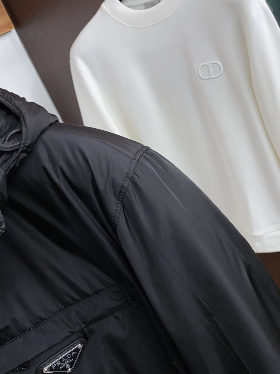 普拉达 26ss最新品 针织拼接商务鹅绒羽绒服外套,设计帅气有型!百搭必备单品,时尚潮牌, 轻松营造酷帅氛围感 ,高级感 普拉达 26ss最新品 针织拼接商务鹅绒羽绒服外套,设计帅气有型!百搭必备单品,时尚潮牌, 轻松营造酷帅氛围感 ,高级感