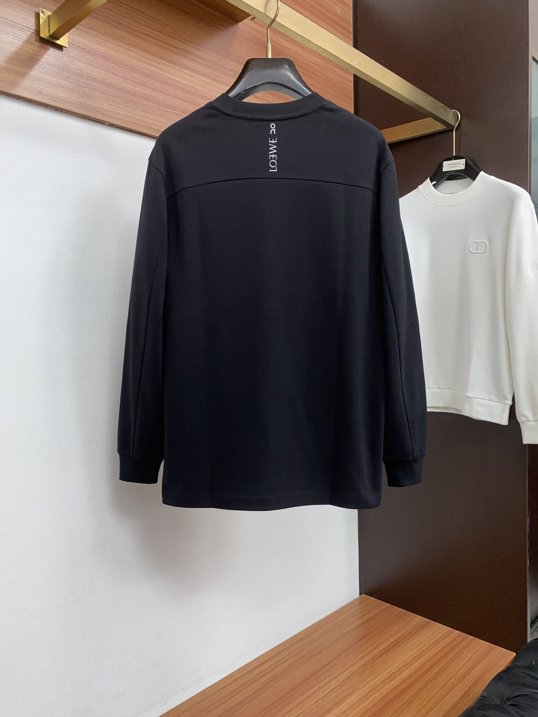 罗意威 26ss秋季 新品 新款贸易订单圆领长袖打底衫长袖T恤网红款！上身舒适透气，不僵硬，定制面料 柔软舒适 整体有着