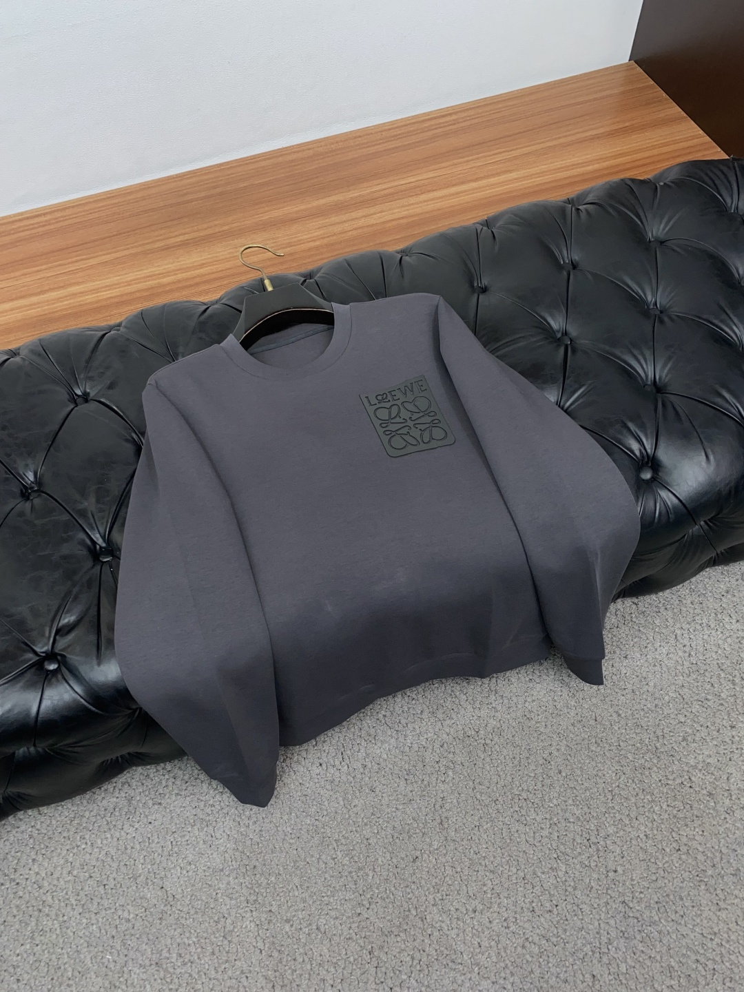罗意威 26ss秋季 新品 新款贸易订单圆领长袖打底衫长袖T恤网红款！上身舒适透气，不僵硬，定制面料 柔软舒适 整体有着